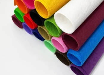 L'usine Heng Hua fournit le tissu non tissé suivant au client colombien :