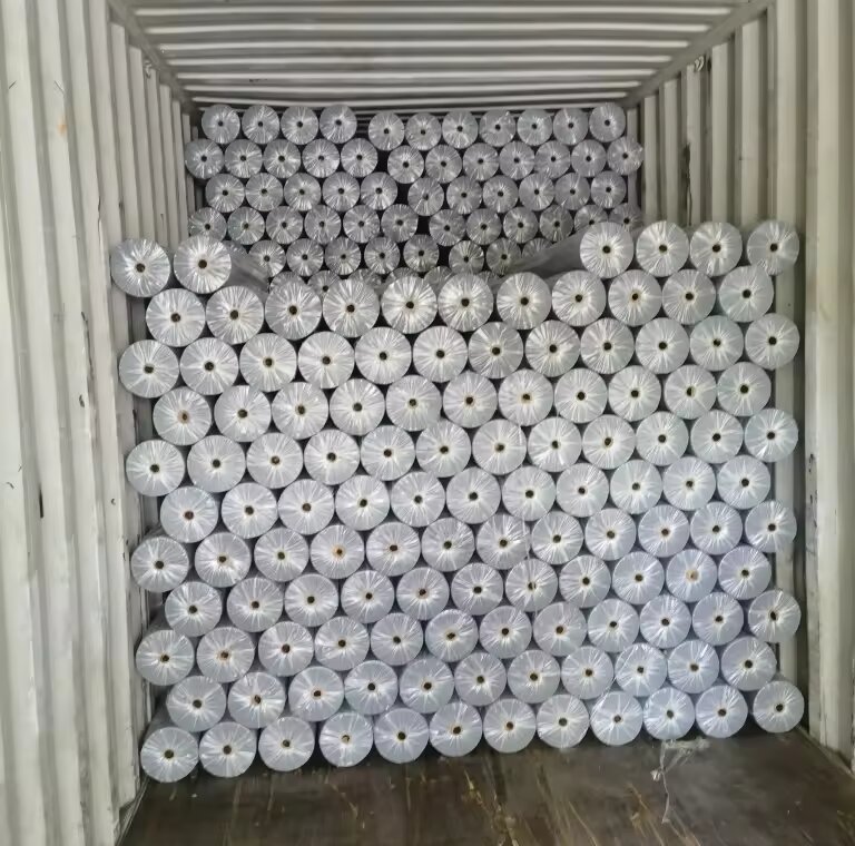 Rouleaux de tissu non tissé spunbond en polypropylène noir de 90 g/m² pour sacs d'emballage